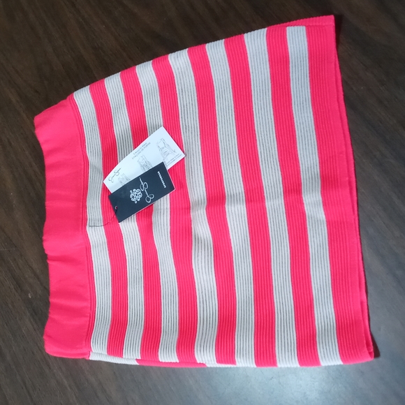 Jessica Simpson Sportswear Neon Orange/Tan Ribbed Fitted Body-Con Mini Skirt - Picture 6 of 9